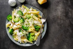 cheddar broccoli and pasta dish featured on a. menu plan filled with large family dinner ideas.